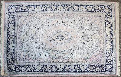Bild Nr.1: 132-2304 Vasenteppich.: (Teppiche)