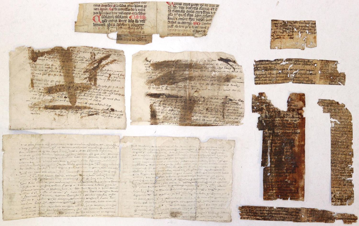 Große Abbildung Nr.5: 133-102 Einbandmakulatur.: (Handschriften)