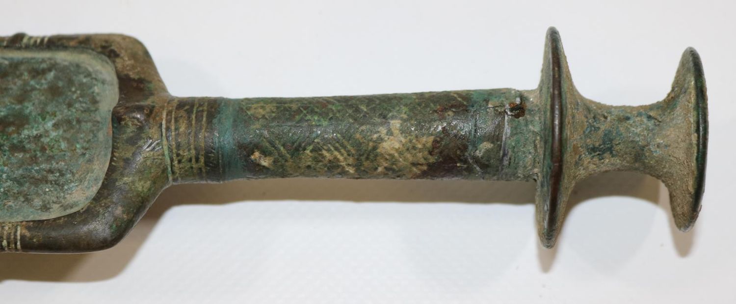 Große Abbildung Nr.3: 133-1737 Bronzeschwert.: (Varia, Ausgrabungen)