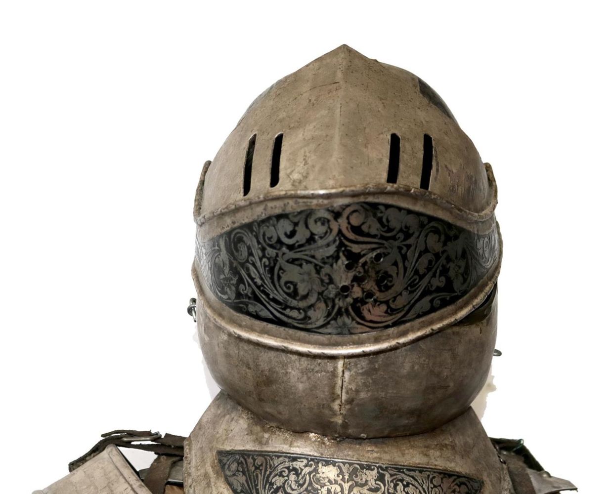 Große Abbildung Nr.21: 133-1763 Ritterrüstung: (Varia, Militaria)