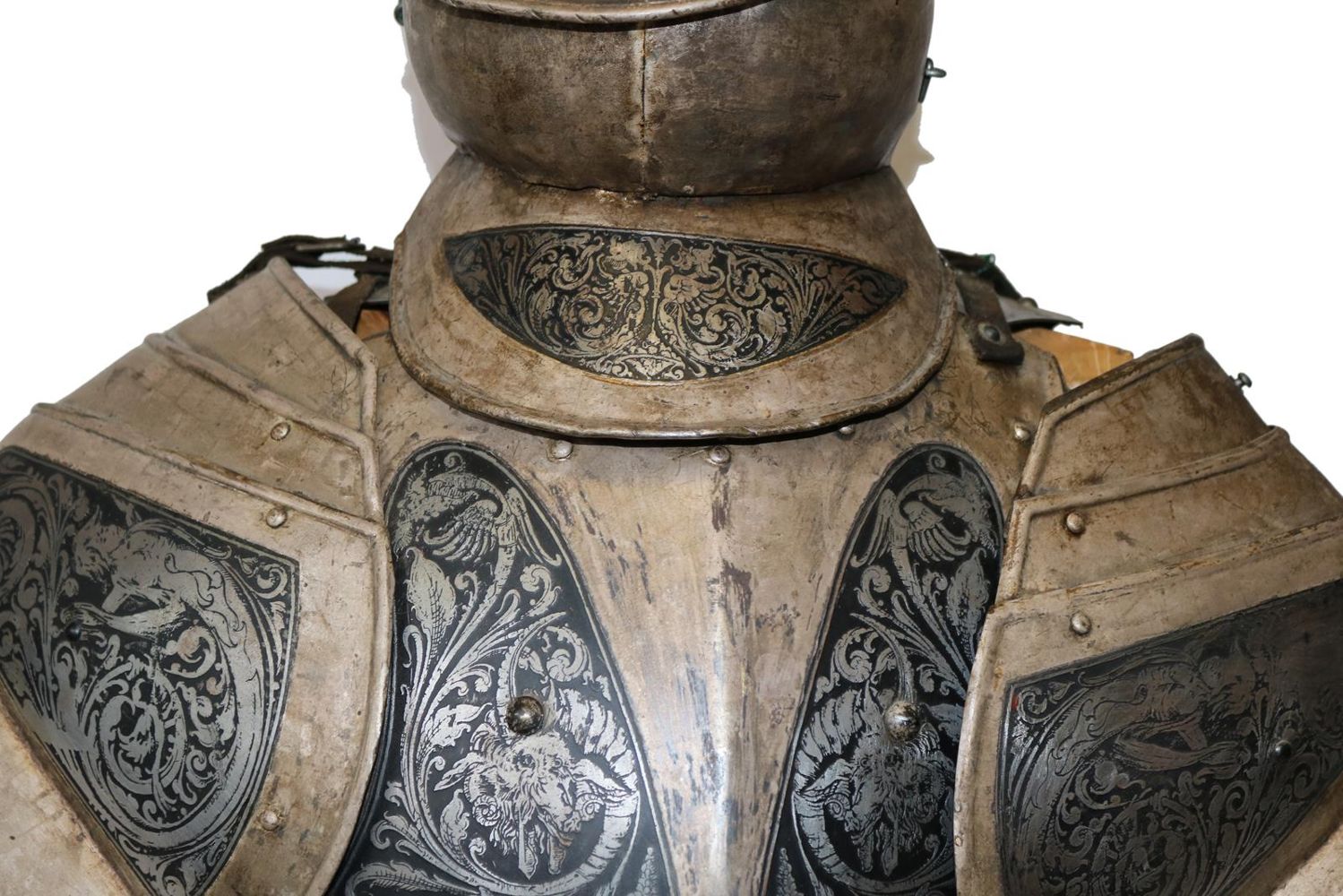 Große Abbildung Nr.22: 133-1763 Ritterrüstung: (Varia, Militaria)