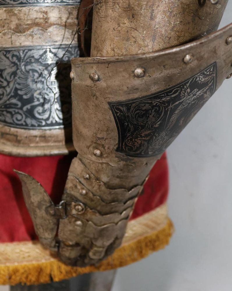 Große Abbildung Nr.24: 133-1763 Ritterrüstung: (Varia, Militaria)