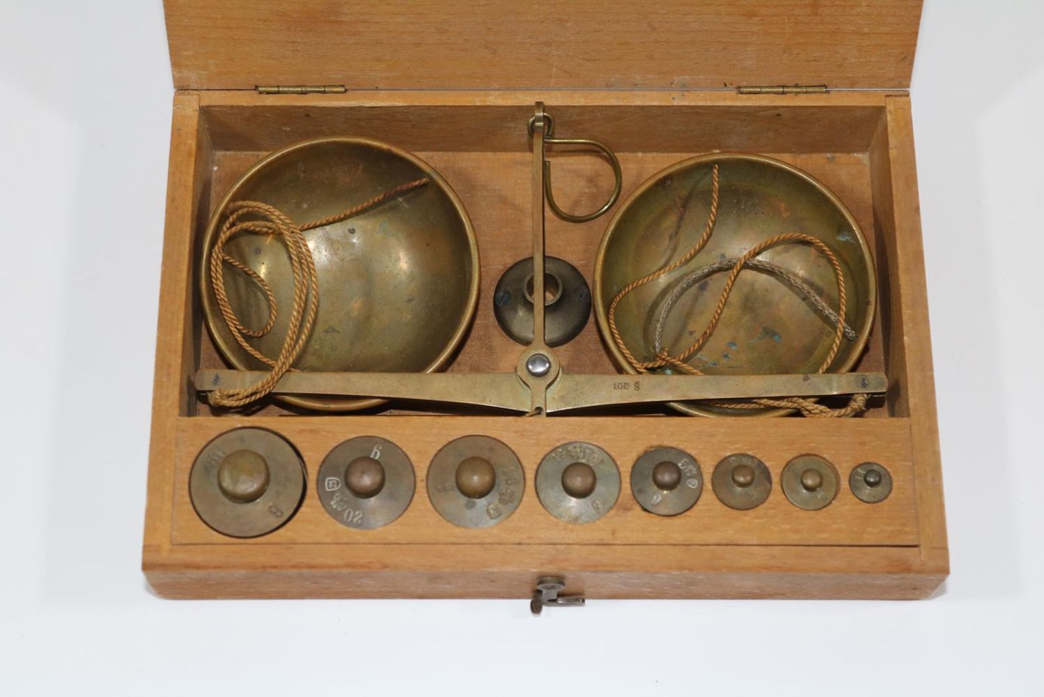 Große Abbildung Nr.3: 133-1784 Apothekerwaage: (Varia, Waagen)