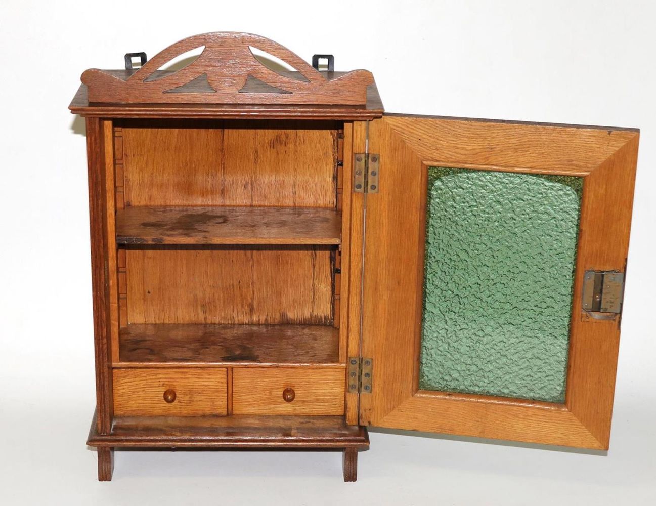 Große Abbildung Nr.2: 133-1857 Jugendstil Hängeschränckchen.: (Möbel)