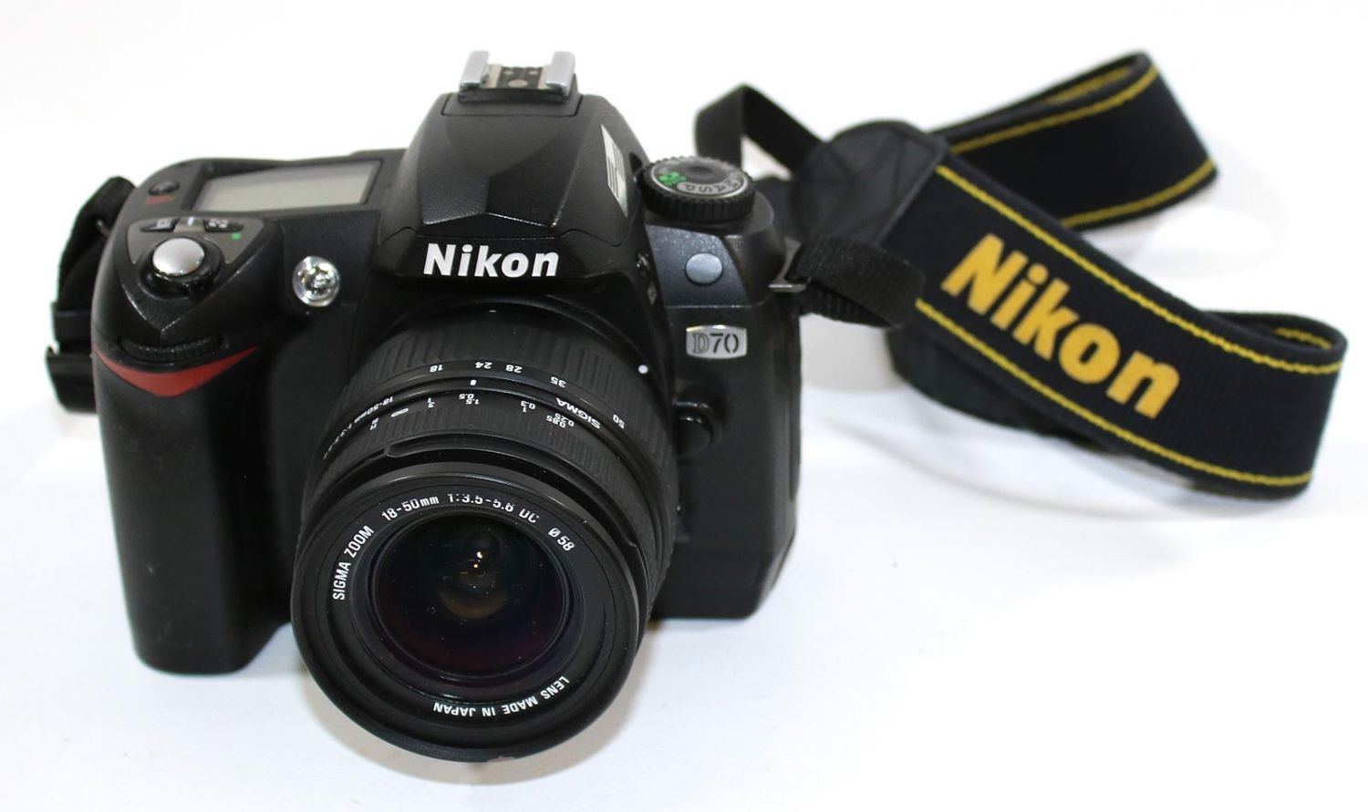 Große Abbildung Nr.1: 133-1878 Nikon D 70: (Optik)