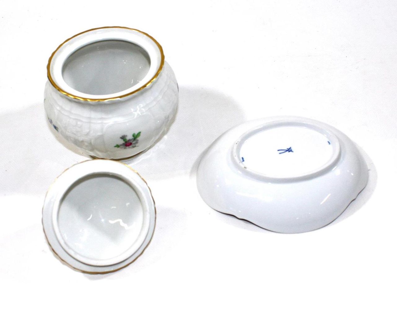 Große Abbildung Nr.2: 133-1920 Meissen Orchidee auf Ast.: (Porzellan u. Keramik, Meissen)