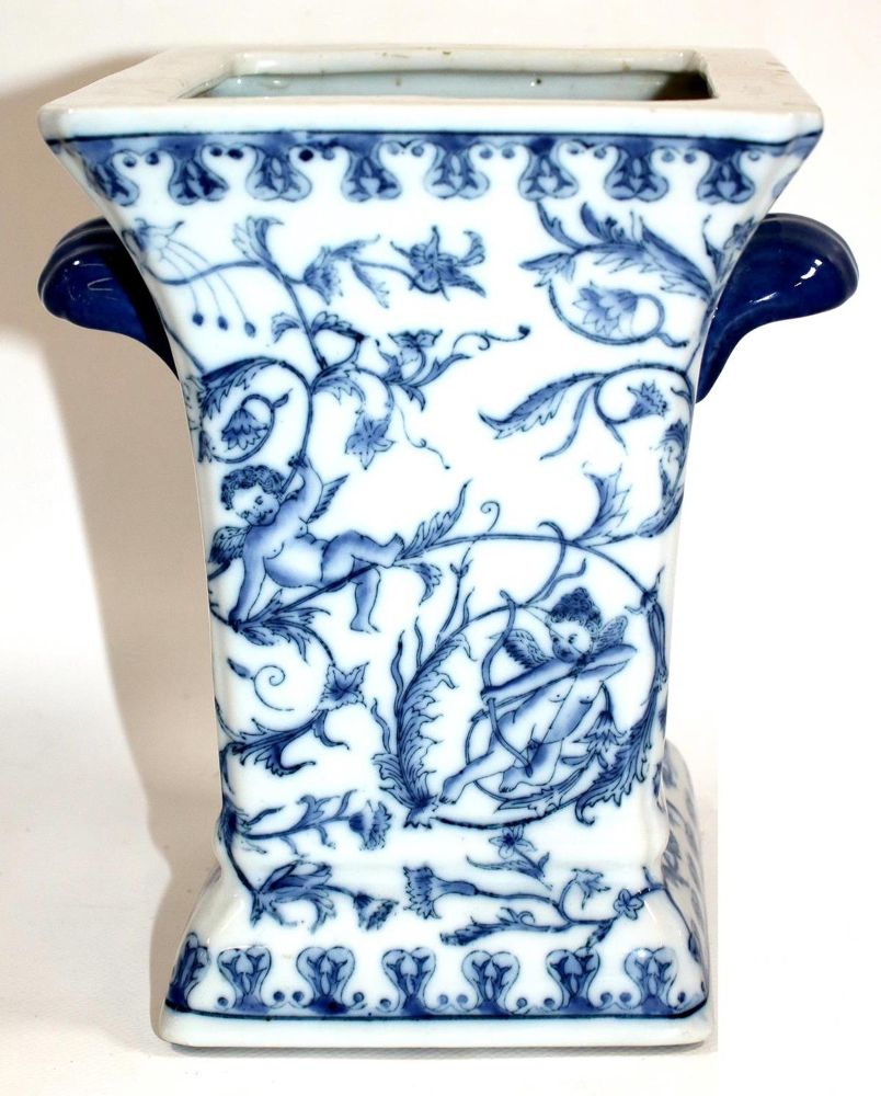 Große Abbildung Nr.1: 133-1925 Vase: (Porzellan u. Keramik)