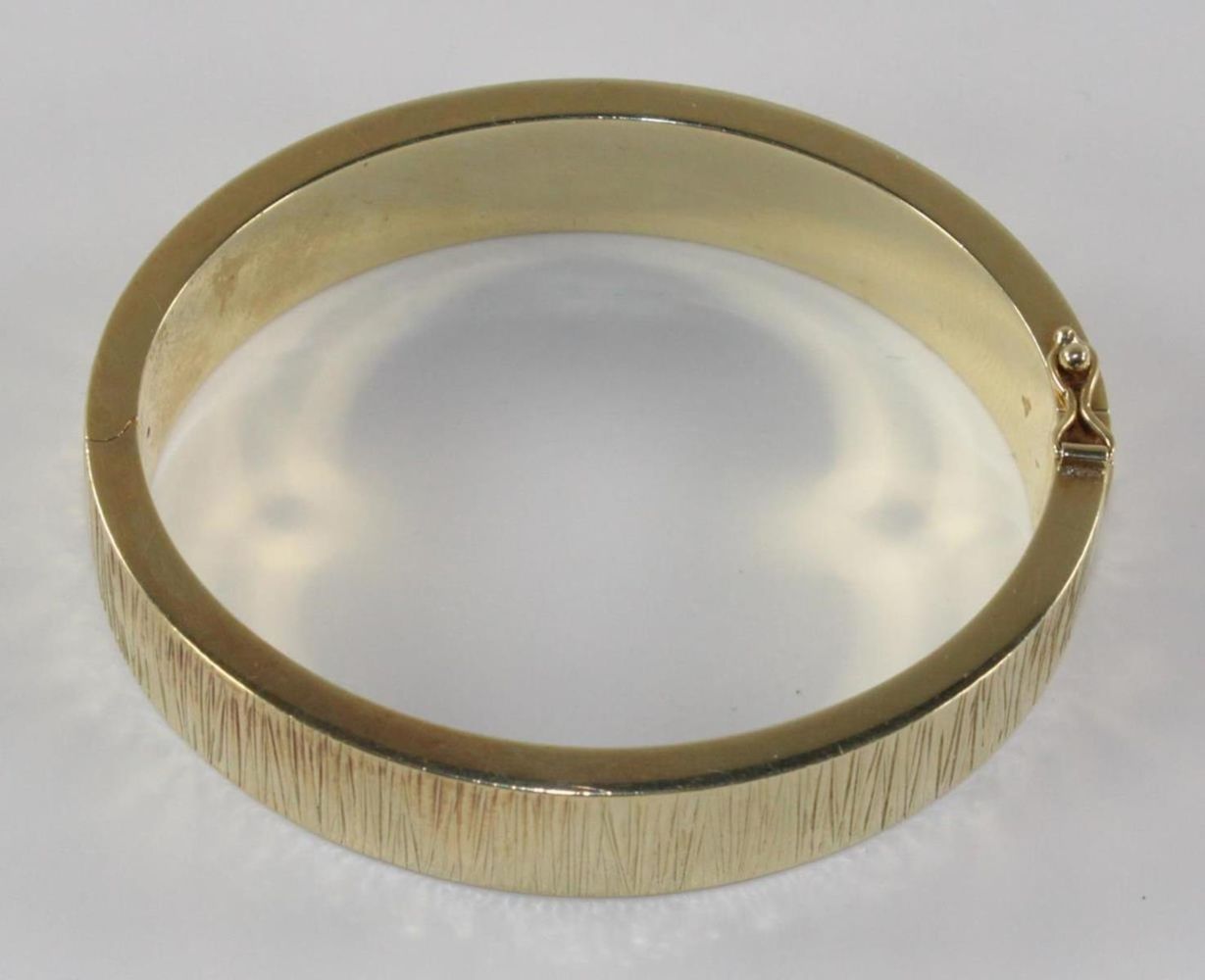 Große Abbildung Nr.3: 133-1931 Armreif 585 GG um 1970.: (Schmuck, Armbänder)