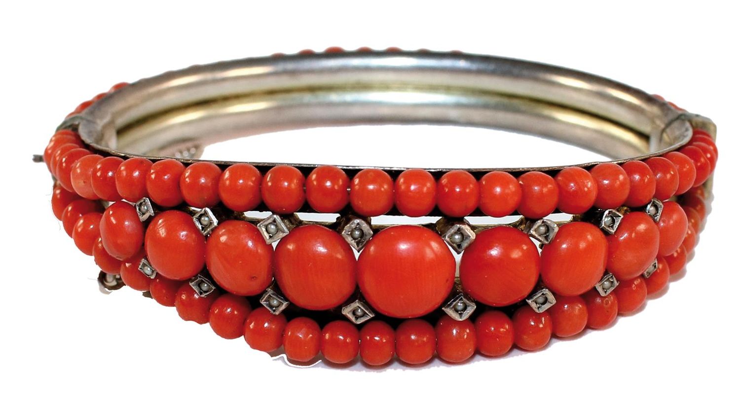 Große Abbildung Nr.1: 133-1957 Korallenarmreif: (Schmuck)