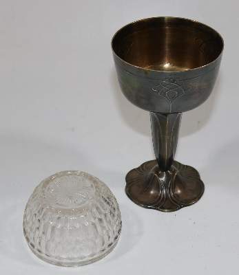 Bild Nr.4: 133-1788 Zinnschale mit Glaseinsatz: (Varia)