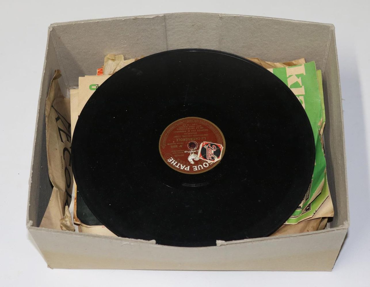 Große Abbildung Nr.3: 134-2175 Grammophon Vox mit: (Varia, Musikinstrumente)