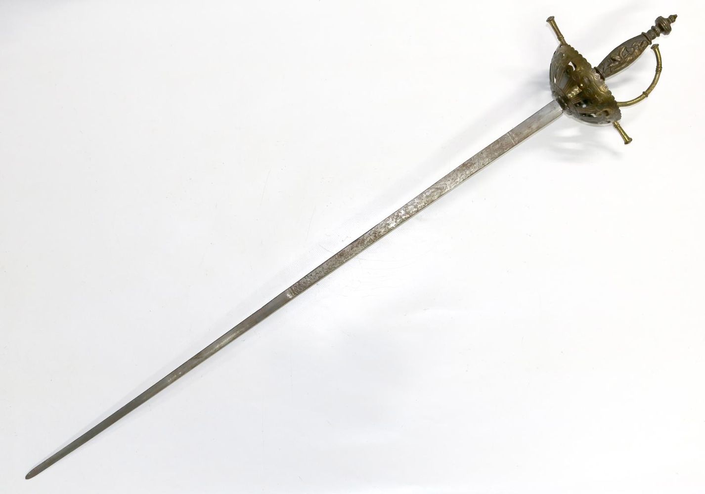 Große Abbildung Nr.1: 134-2220 Glockendegen.: (Varia, Waffen)
