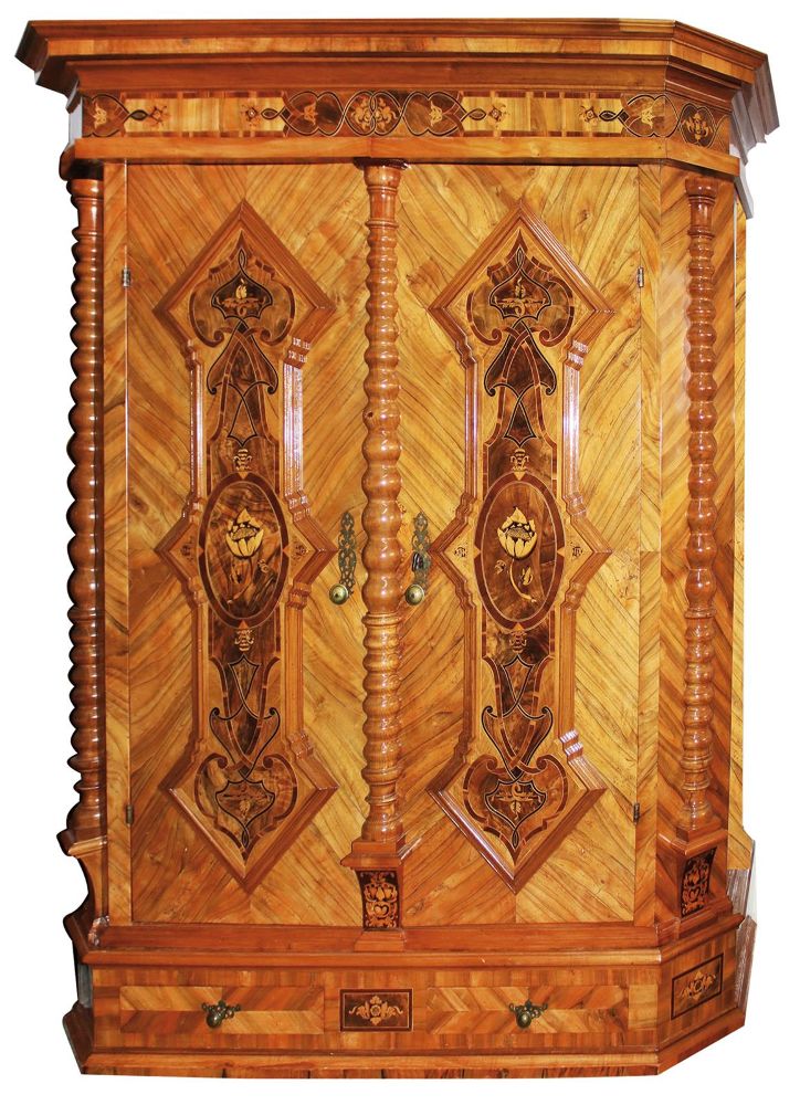Große Abbildung Nr.1: 134-2322 Barockschrank: (Möbel)