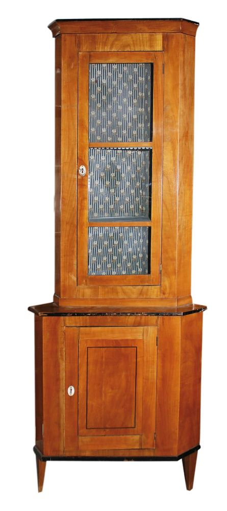 Große Abbildung Nr.1: 134-2332 Eckvitrinenschrank, Kirschbaum,: (Möbel)