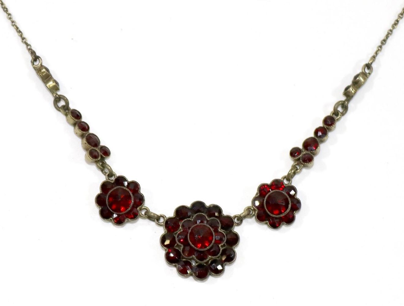 Große Abbildung Nr.1: 134-2414 Granatcolliers.: (Schmuck, Colliers)