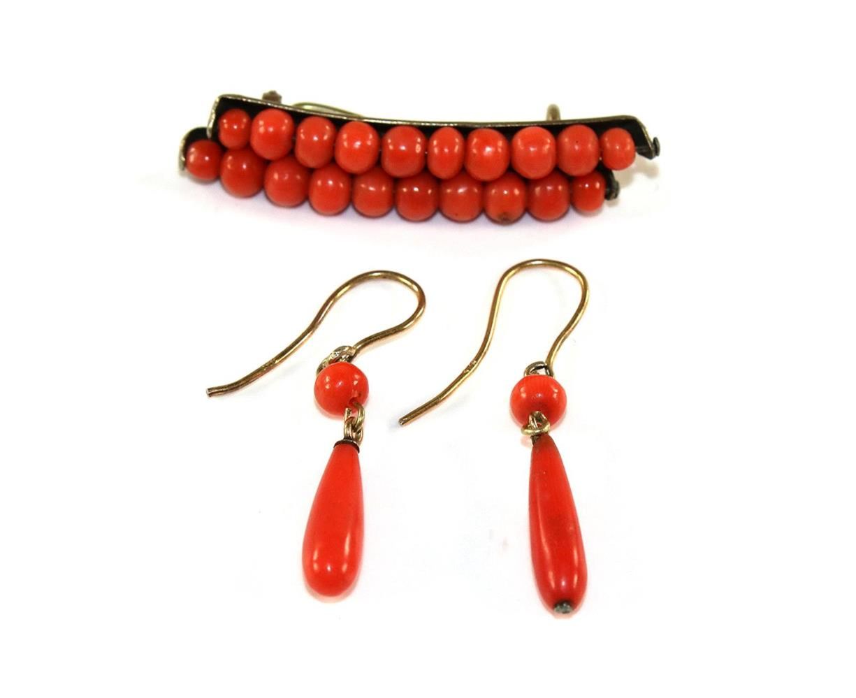 Große Abbildung Nr.1: 134-2427 Korallen-Ohrhänger: (Schmuck, Ohrringe u. Ohrhänger)