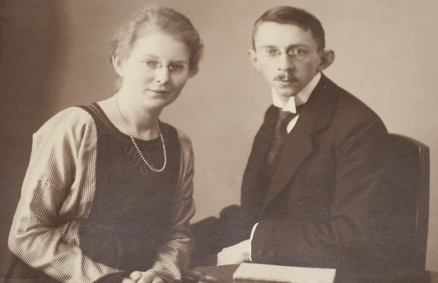 Große Abbildung Nr.1: 134-601 Photoalbum: (Studentika und Hochschulen, Jena)