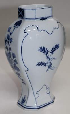 Bild Nr.2: 134-2398 Vasen.: (Porzellan u. Keramik)