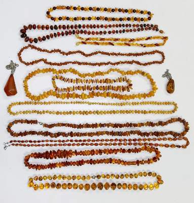 Bild Nr.1: 134-2405 Bernstein Schmucksammlung: (Schmuck)