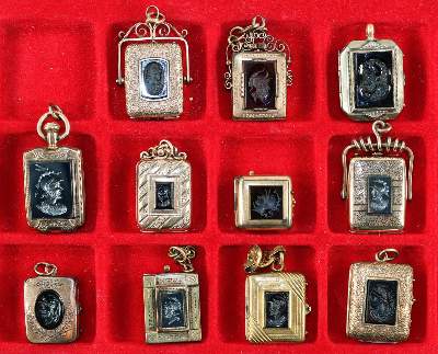 Bild Nr.2: 134-2419 Fünfzehn Hämatitgemmen: (Schmuck, Gemmen, Hämatit)