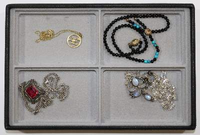 Bild Nr.2: 134-2420 Gold- u. Silberschmuck.: (Schmuck)