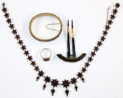Bild Nr.1: 134-2421 Granatschmuck Böhmen: (Schmuck)