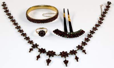 Bild Nr.2: 134-2421 Granatschmuck Böhmen: (Schmuck)