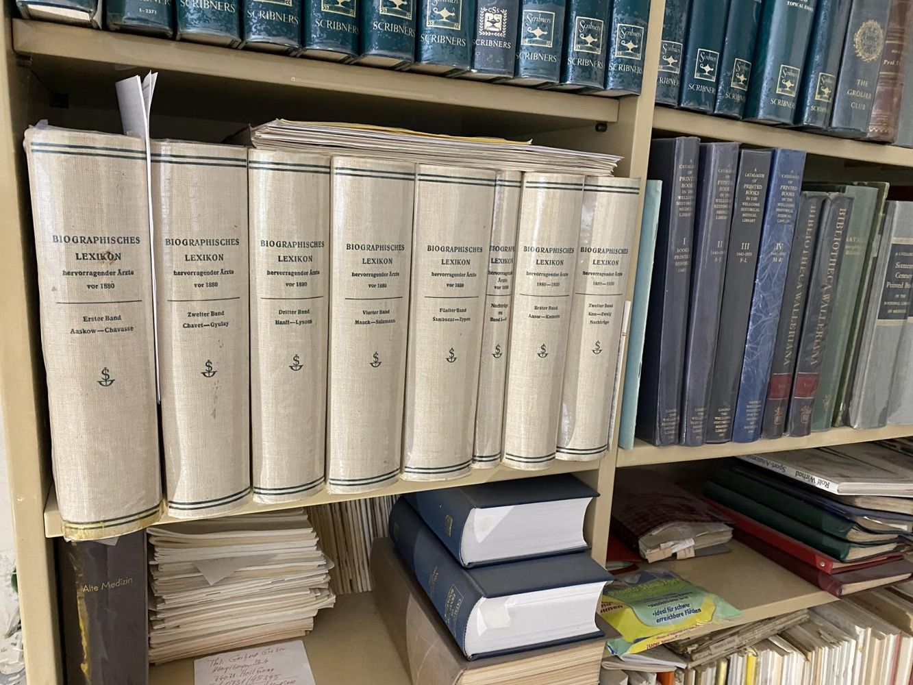 Große Abbildung Nr.4: 135-1097 Handbibliothek: (Bibliographie und Buchwesen)