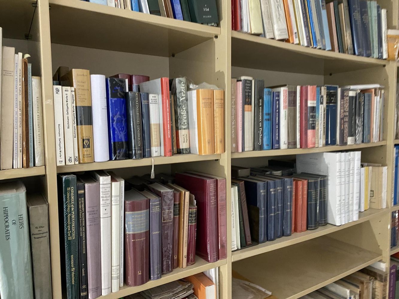 Große Abbildung Nr.5: 135-1097 Handbibliothek: (Bibliographie und Buchwesen)