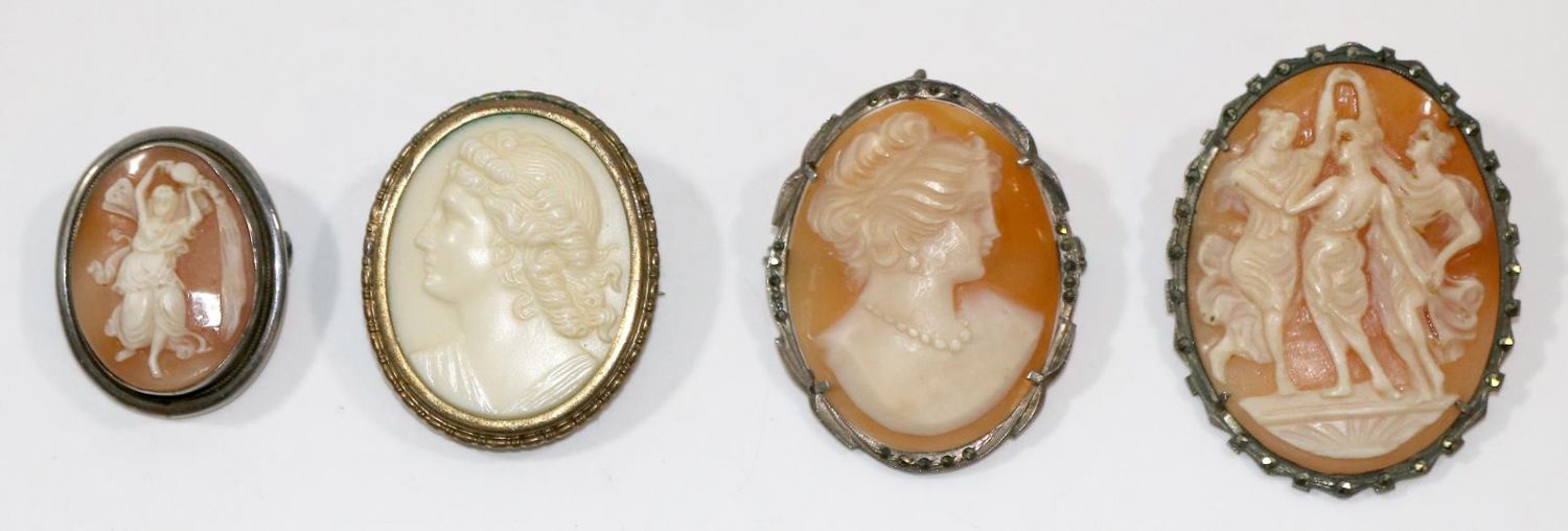 Große Abbildung Nr.1: 135-2523 Broschen.: (Schmuck)