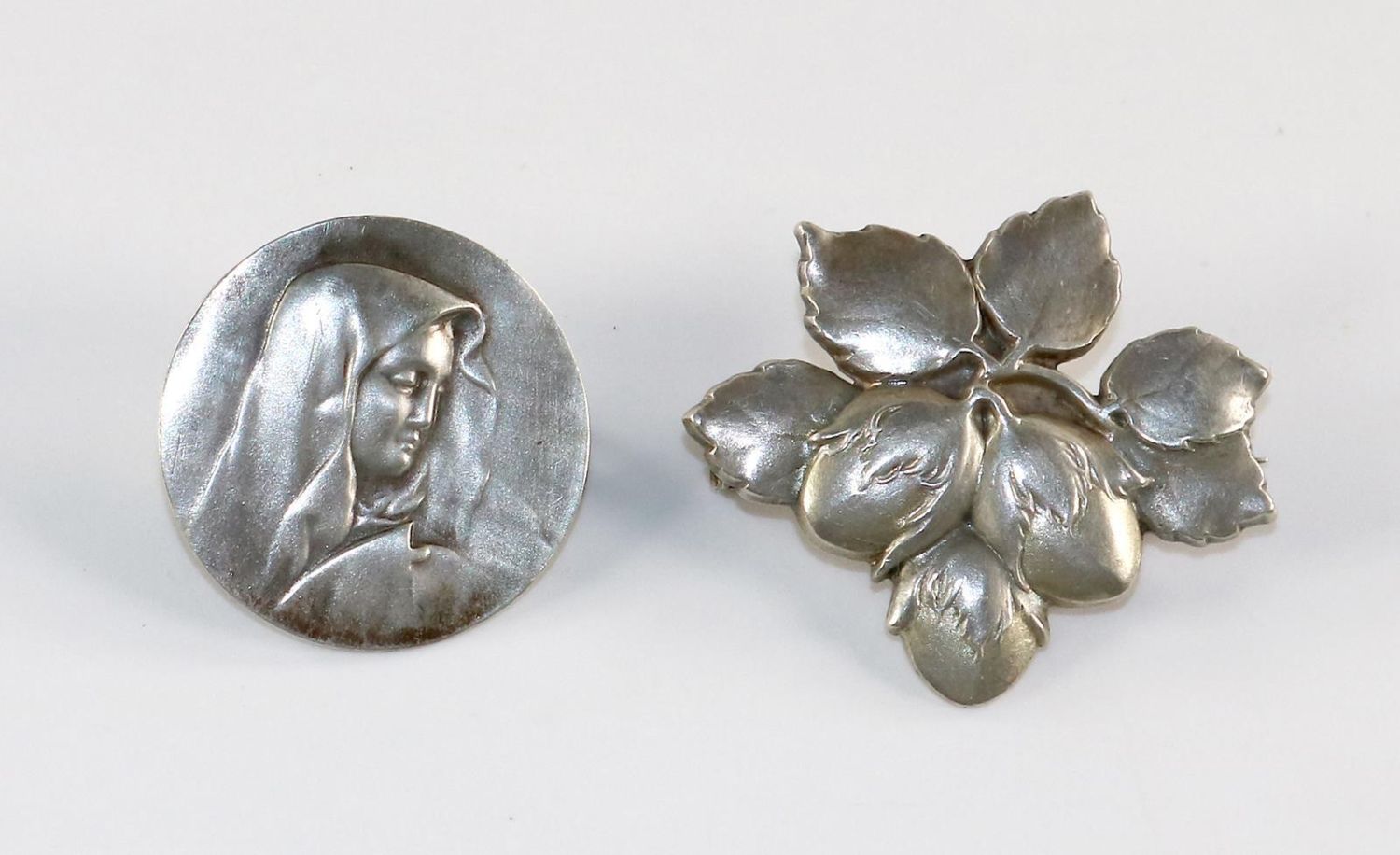 Große Abbildung Nr.1: 135-2524 Gebrüder Falk: (Schmuck, Broschen)