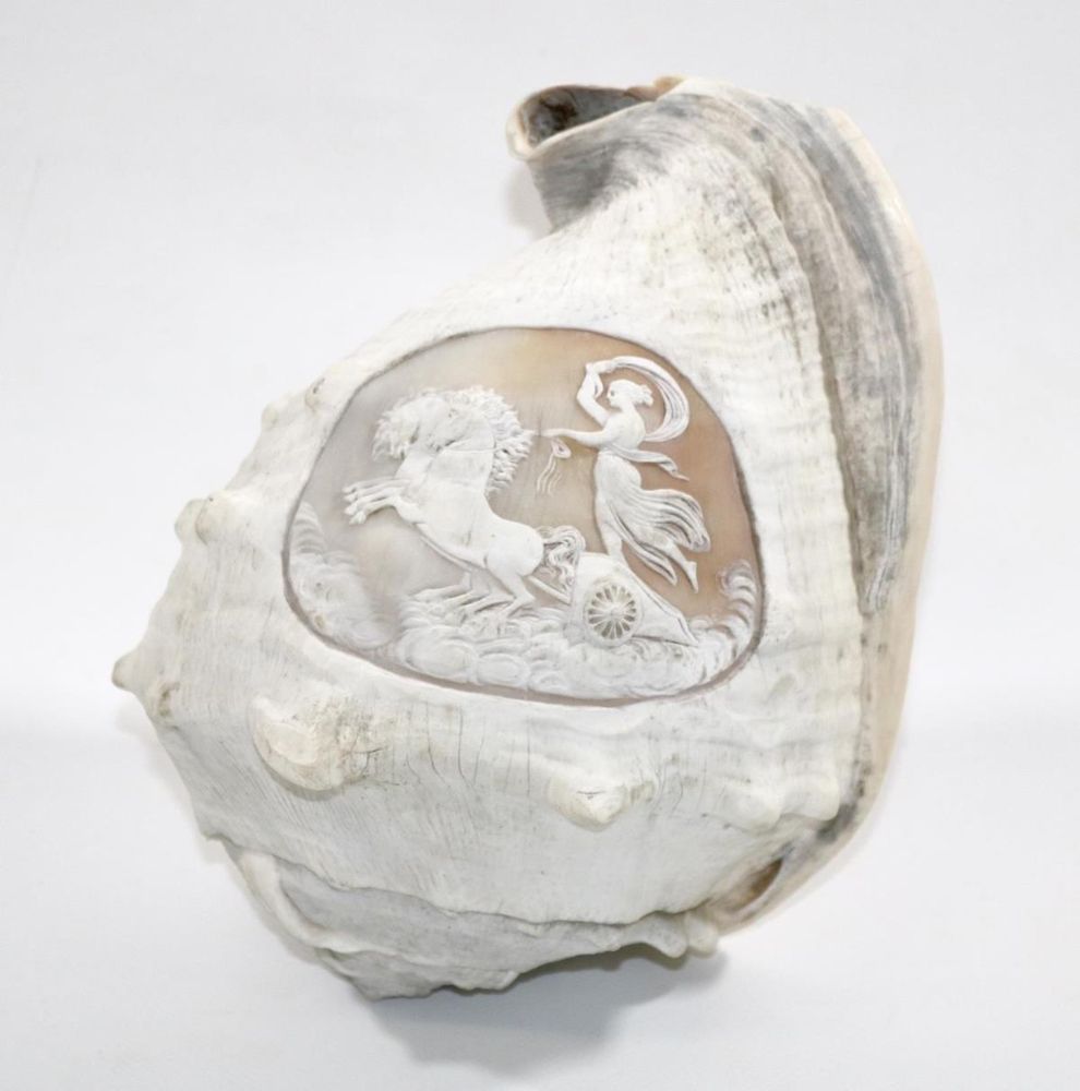 Große Abbildung Nr.1: 135-2530 Geschnitzte: (Schmuck, Gemmen und Kameen)