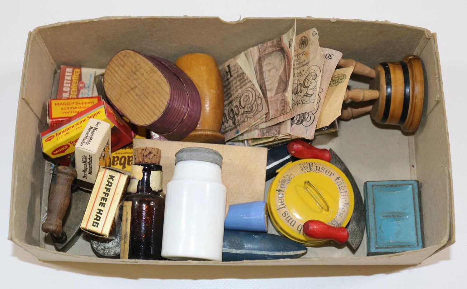 Große Abbildung Nr.4: 135-2541 Puppenstube.: (Spielzeug)