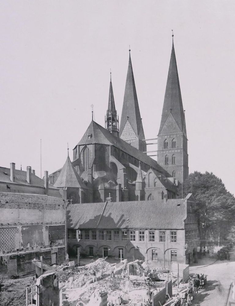 Große Abbildung Nr.1: 135-2589 Lübeck.: (Photographie)