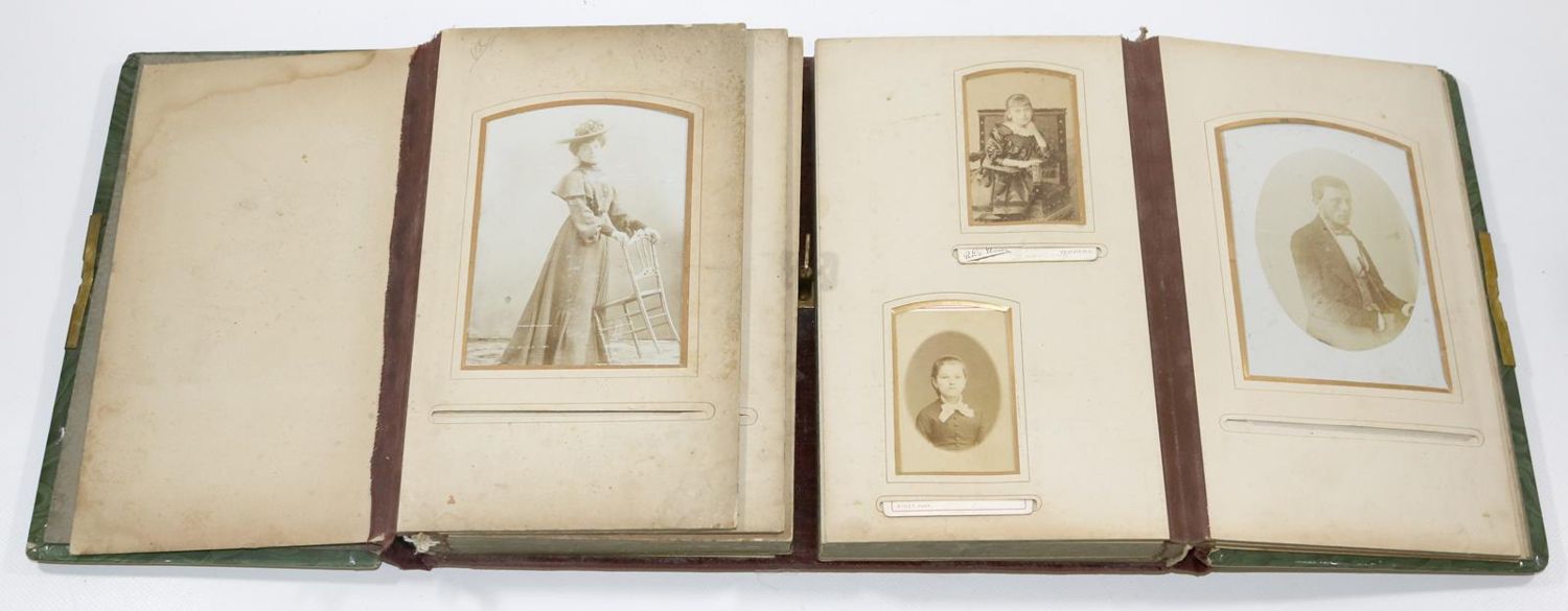 Große Abbildung Nr.2: 135-2594 Photoalbum.: (Photographie)