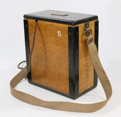 Bild Nr.2: 135-2421 Feldtelefon.: (Varia)