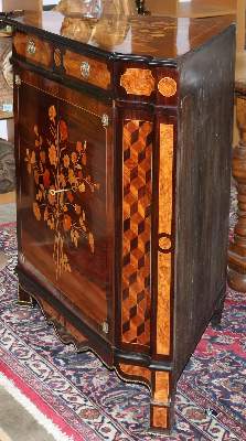 Bild Nr.3: 135-2490 Eckschrank: (Möbel)