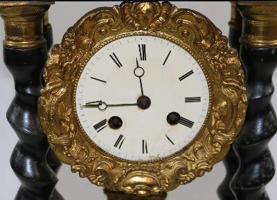 Bild Nr.2: 135-2554 Pendule.: (Uhren)