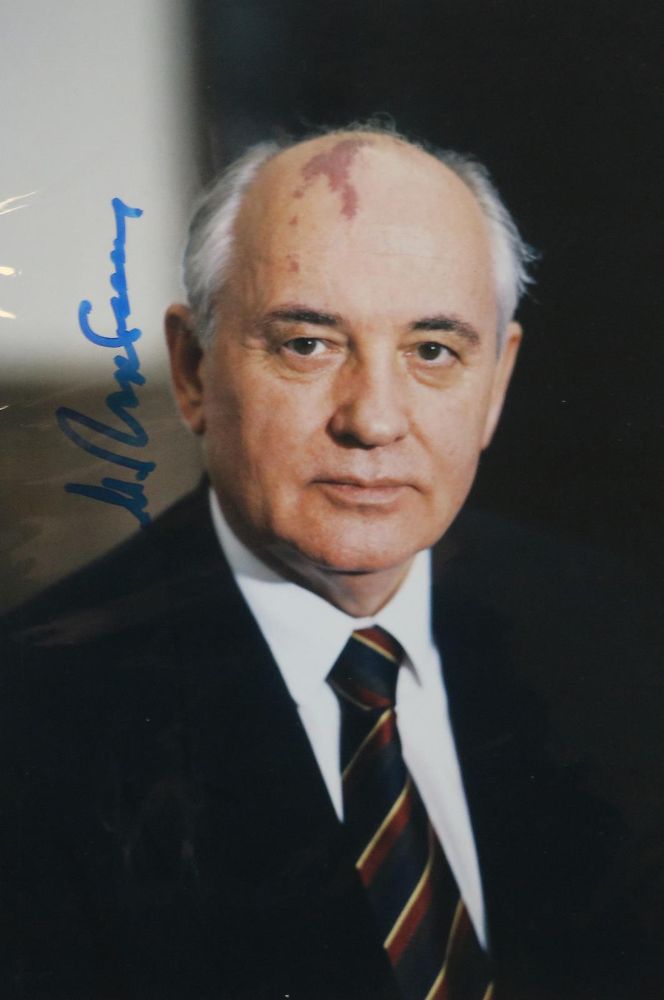 Große Abbildung Nr.1: 136-2195 Gorbatschow, Michail: (Autographen)
