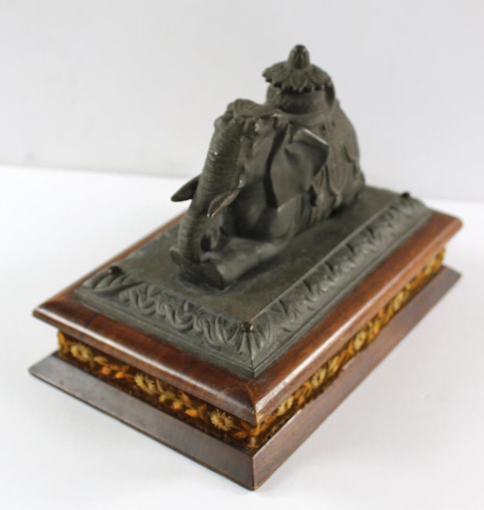 Große Abbildung Nr.3: 136-2239 Briefbeschwerer Elefant.: (Varia)