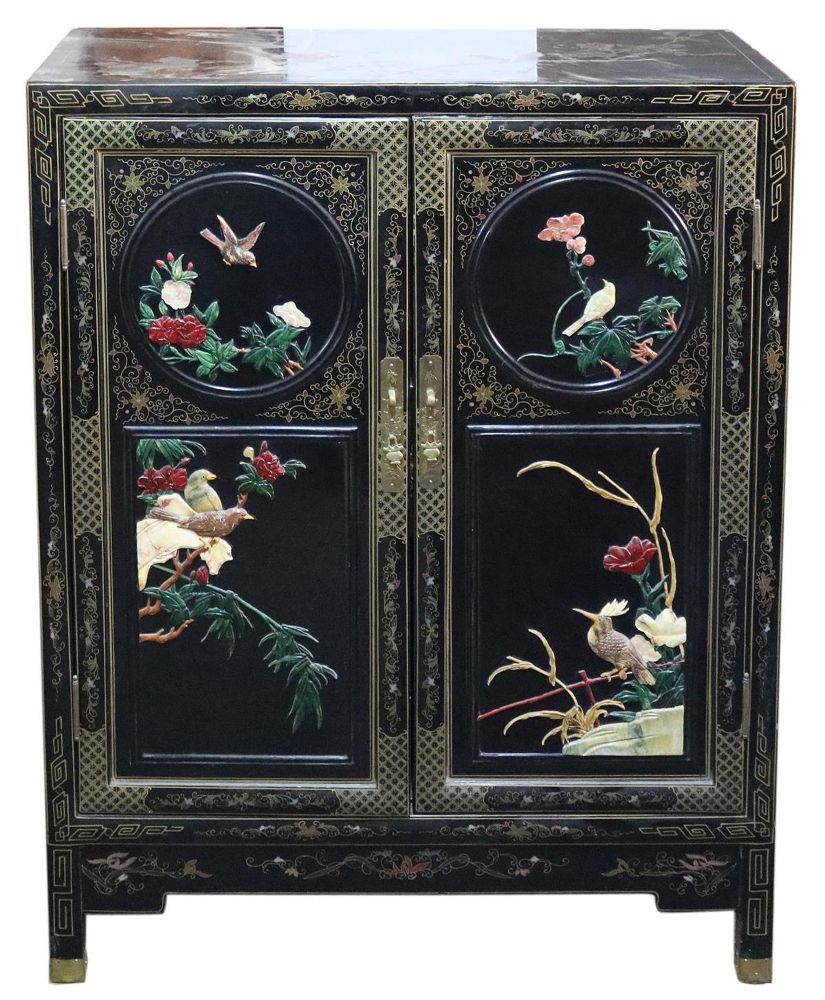 Große Abbildung Nr.1: 136-2381 Kleiner Lackschrank China: (Asiatika)