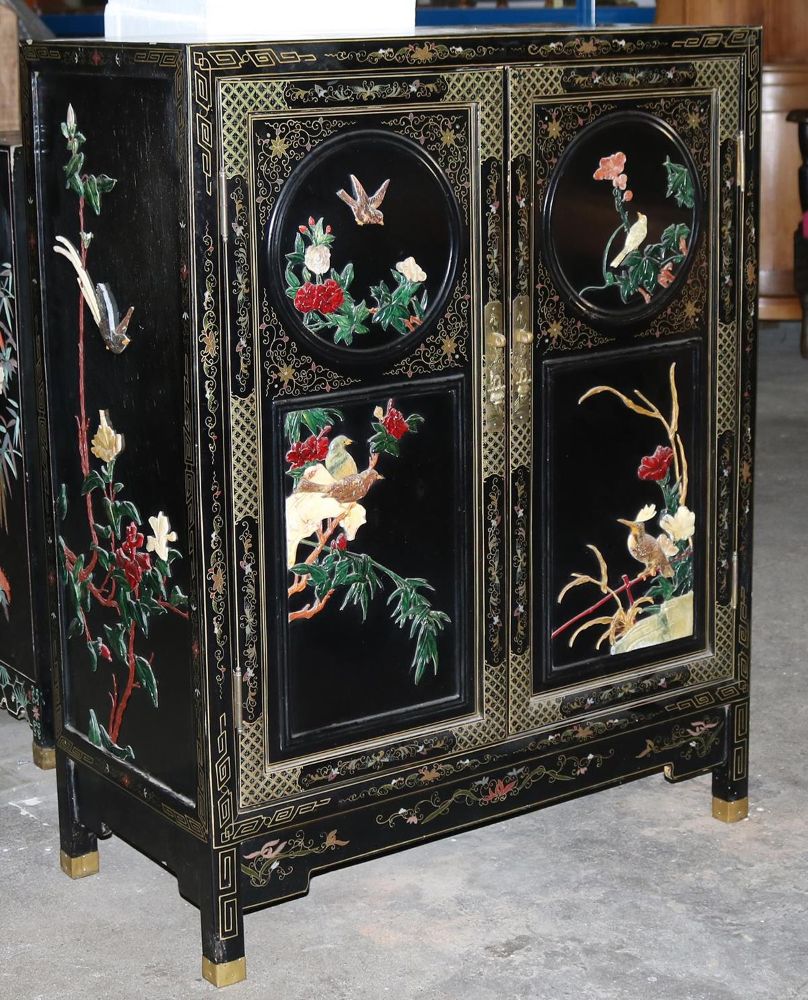Große Abbildung Nr.3: 136-2381 Kleiner Lackschrank China: (Asiatika)