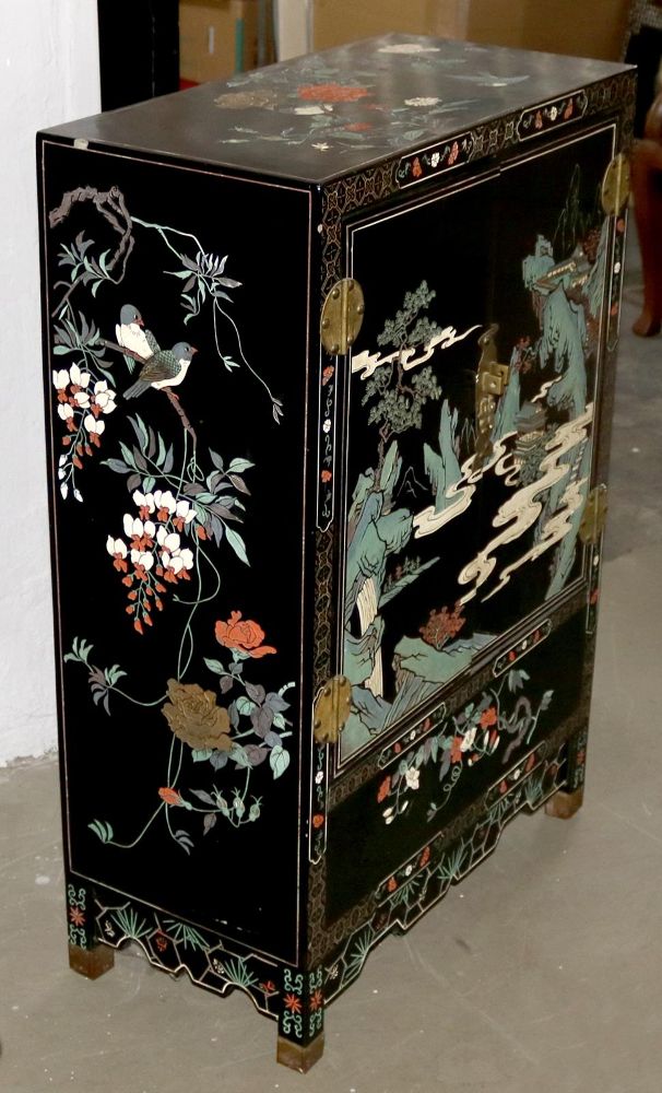 Große Abbildung Nr.25: 136-2382 Kleiner Lackschrank China: (Asiatika)