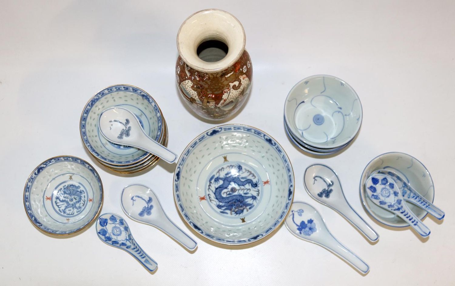 Große Abbildung Nr.2: 136-2411 Vase.: (Asiatika)