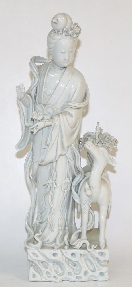 Große Abbildung Nr.1: 136-2465 Dehua mit Hirsch.: (Porzellan u. Keramik)