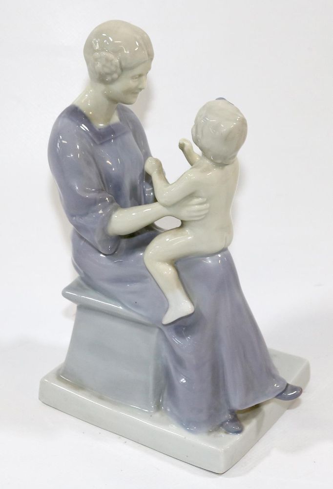 Große Abbildung Nr.1: 136-2475 Heubach Porzellanfigur: (Porzellan u. Keramik)