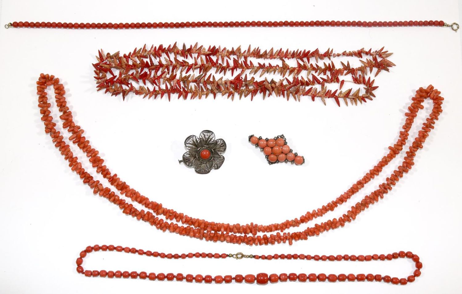 Große Abbildung Nr.2: 136-2534 Korallenschmuck.: (Schmuck)