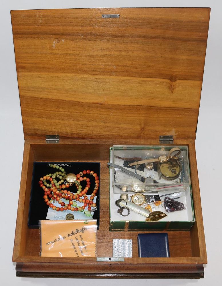 Große Abbildung Nr.2: 136-2545 Sammlung Modeschmuck,: (Schmuck)