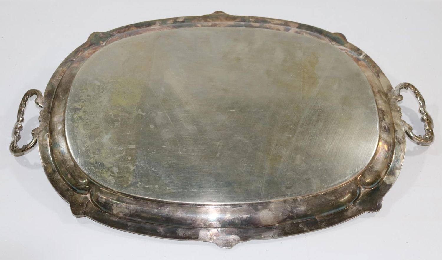 Große Abbildung Nr.2: 136-2585 Christofle Großes Tablett.: (Silber, Versilbert)