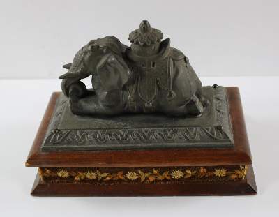 Bild Nr.2: 136-2239 Briefbeschwerer Elefant.: (Varia)